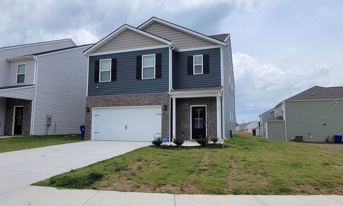 Oak Ridge House | Beautiful new home with lake view near hiking trails