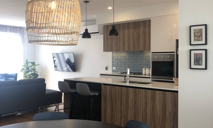 Torquay House | Beautiful new townhouse in great location for families