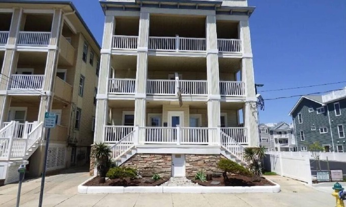 North End Condo | Beautiful Ocean Ave condo, just a block from the beach and boardwalk!