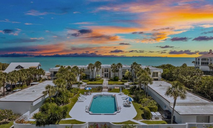 Indian River Shores Condo | Beautiful ocean front condo, with breath taking sunrises over the Atlantic Ocean