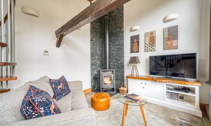 New Forest District Apartment | Beautiful Old Barn | New Forest | Just For Two
