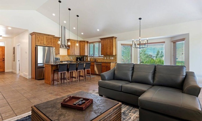 Eden House | Beautiful One Level Home | 3 bedrooms
