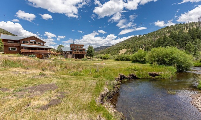 Salida House | Beautiful Poncha Creek House