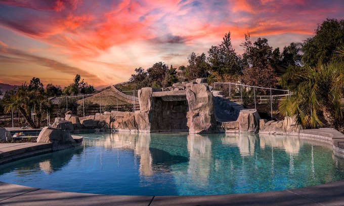Temecula House | Beautiful pool home steps from wineries!