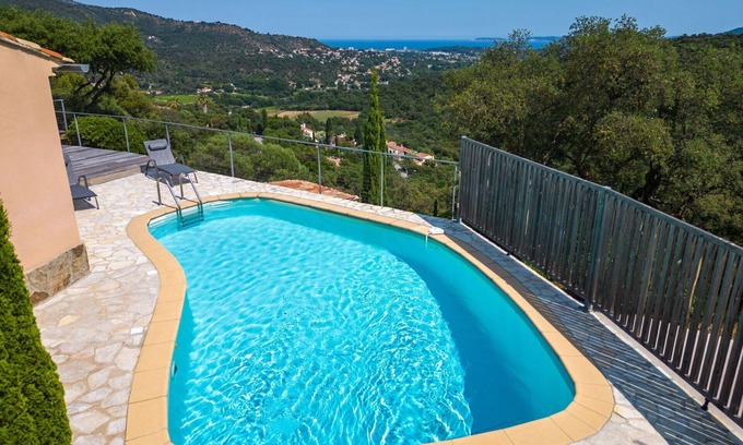 Bormes-Les-Mimosas Villa | Beautiful private villa for 6 people with WIFI, A/C, private pool, TV and terrace