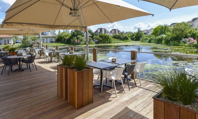 Municipality of Hellevoetsluis House | Beautiful private villa for 4 guests with WIFI, pool, TV, terrace and parking