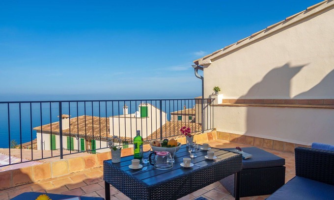 Banyalbufar House | Beautiful private villa for 6 people with A/C, WIFI, TV and terrace