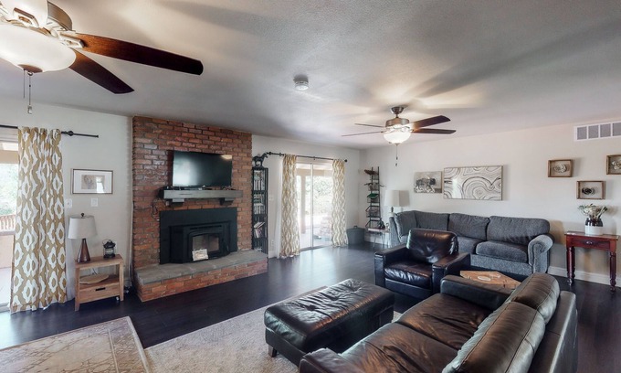 North Fork House | Beautiful private home gas grill, washer/dryer, central A/C