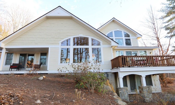 Campton House | Beautiful Private Home on Owl's Nest Golf Course with views! (RR28O)