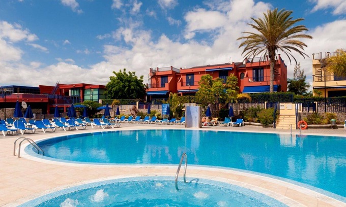 Costa Meloneras House | Beautiful private villa for 4 guests with A/C, pool, WIFI, TV and patio