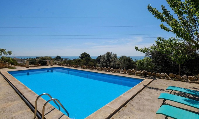 Alcanar House | Beautiful private villa for 18 guests with private pool, WIFI, TV, balcony, pets allowed and par.