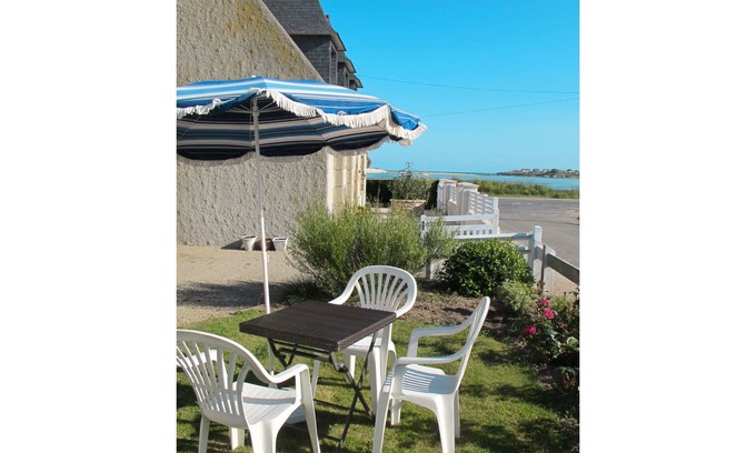 Plounevez-Lochrist House | Beautiful private villa for 3 guests with WIFI, TV, terrace and pets allowed