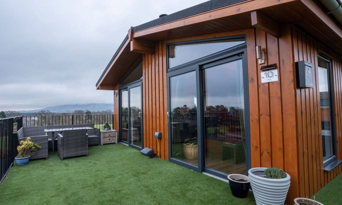 Kinross House | Beautiful private villa for 6 people with WIFI, TV and balcony