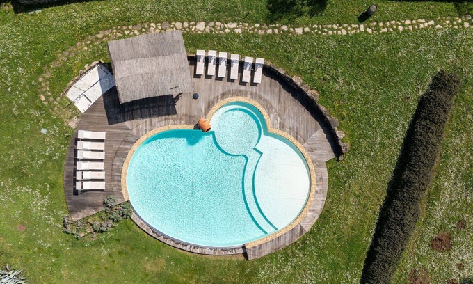 Poggibonsi Villa | Beautiful private villa with hot tub, private pool, A/C, WIFI, TV, patio, close to San Gimignano