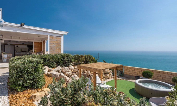 Realmonte Villa | Beautiful private villa for 6 people with A/C, WIFI, TV, terrace, pets allowed and panoramic view