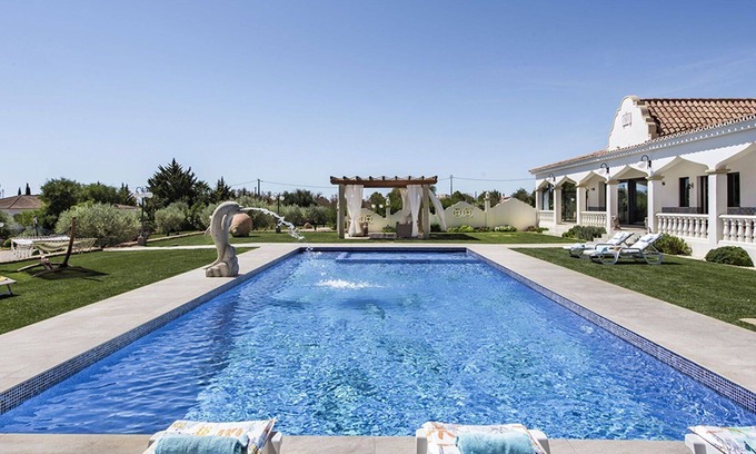 Cerro do Ouro Villa | Beautiful private villa with WIFI, hot tub, A/C, private pool, TV, patio and panoramic view