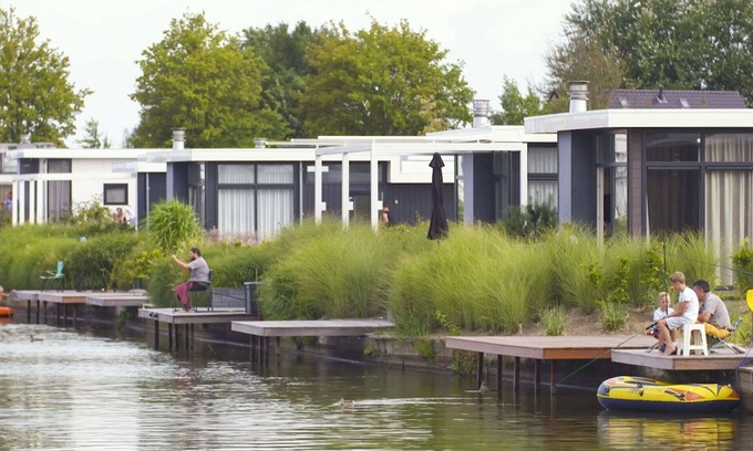 Nunspeet House | Beautiful private villa for 4 people with pool, WIFI, TV and terrace