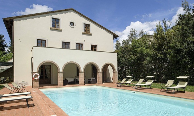 San Gimignano Villa | Beautiful private villa for 10 people with hot tub, private pool, WIFI, A/C, TV and patio