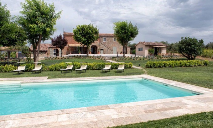Cortona Villa | Beautiful private villa for 10 guests with A/C, private pool, WIFI and TV, close to Cortona