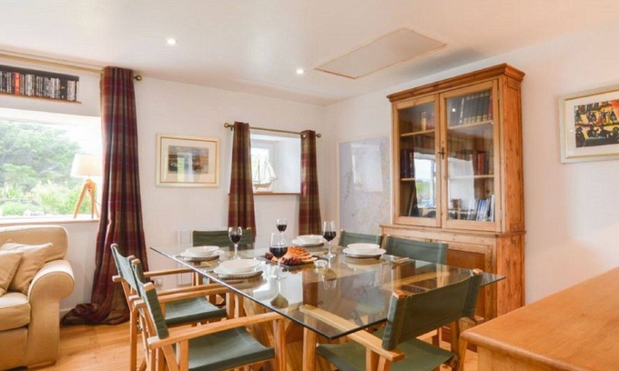Slate Islands House | Beautiful private villa for 4 people with WIFI, TV and pets allowed