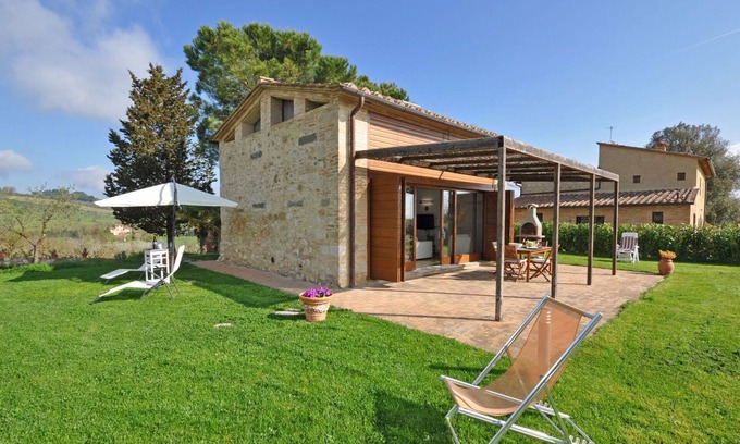 Siena Villa | Beautiful private villa for 2 people with WIFI, A/C, TV, patio and panoramic view