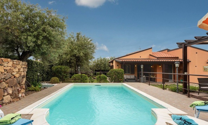 Cefalu Villa | Beautiful private villa for 6 guests with A/C, WIFI, private pool, TV, patio and parking