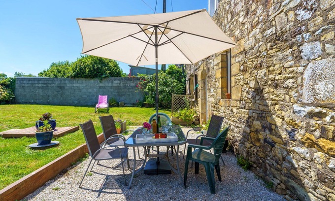 Crozon House | Beautiful private villa for 5 guests with WIFI, TV, terrace and pets allowed