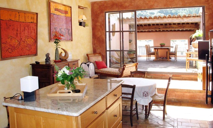 Nyons House | Beautiful private villa for 6 guests with A/C, WIFI, TV, terrace and pets allowed