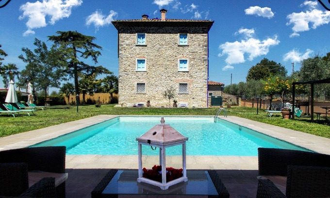 Cortona Villa | Beautiful private villa for 20 guests with private pool, WIFI, A/C, TV, veranda and pets allowed