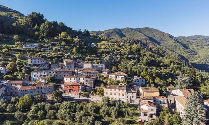 Gello House | Beautiful private villa for 5 people with TV, pets allowed and parking