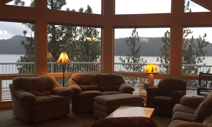 Worley House | Beautiful private waterfront on Lake Coeur d`Alene. Beach and dock.