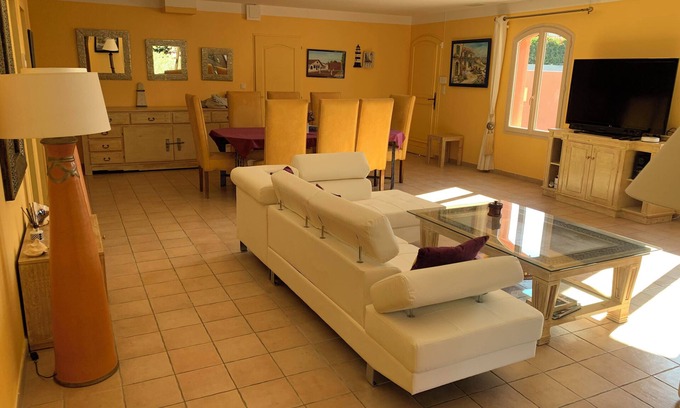Canet-en-Roussillon House | Beautiful recent house with swimming pool surrounded by flowers 1 km from the beach