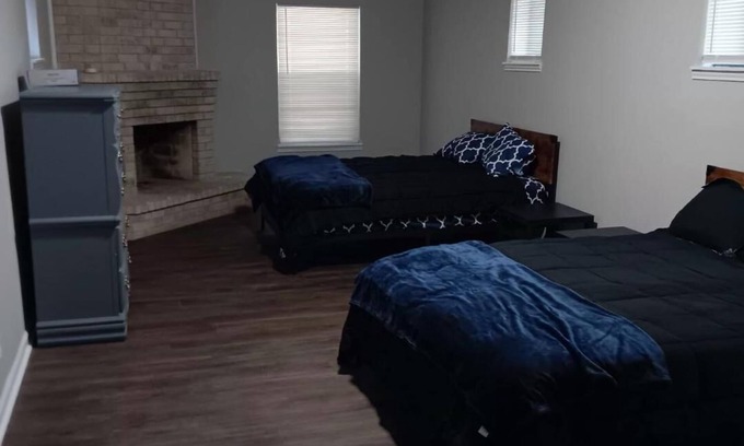 South Side House | Beautiful remodelded 4/1.5 bathroom home in SOUTH CORPUS CHRISTI, close to beach