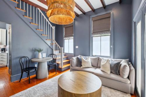 Cannonborough Elliotborough Apartment | Beautiful Renovated Apartment One Block from King