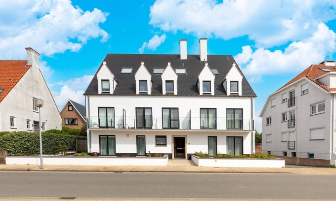 Lissewege Apartment | Beautiful renovated studio in Zeebrugge on the beach