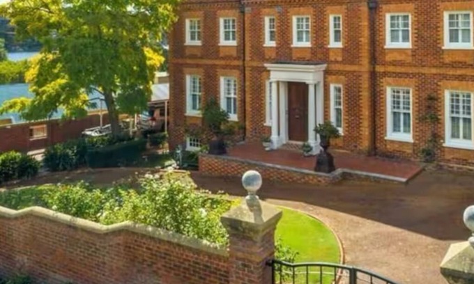 Bicton Apartment | Beautiful Riverside Apartment Bicton