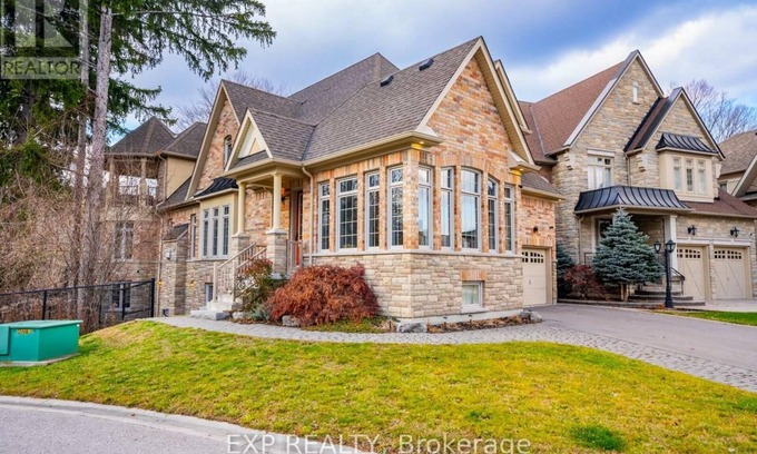 Ajax House | Beautiful Room for Long term stay