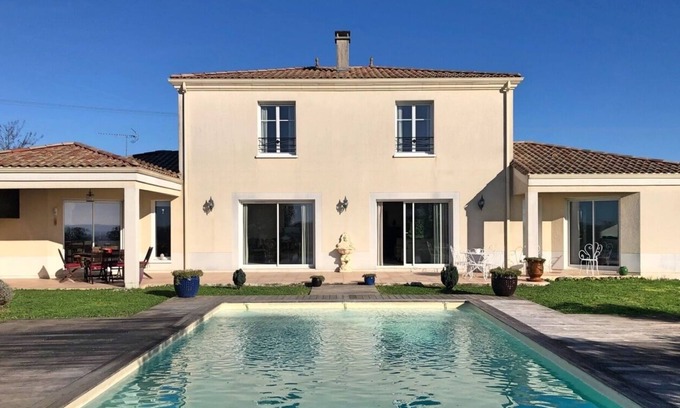 Belves-de-Castillon Villa | BEAUTIFUL STANDING VILLA with swimming pool near Saint-Emilion