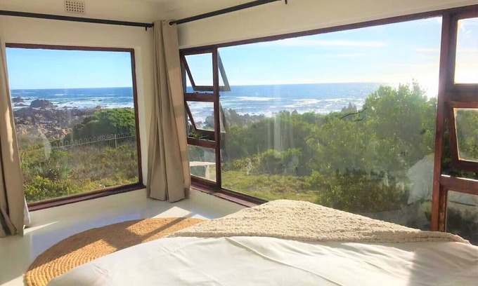 Rooiels House | Beautiful Sea front cottage right on the Atlantic ocean.