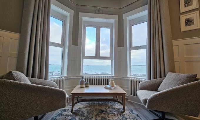 Portrush Apartment | Beautiful sea view apartment - Sea Whisper @ No 6