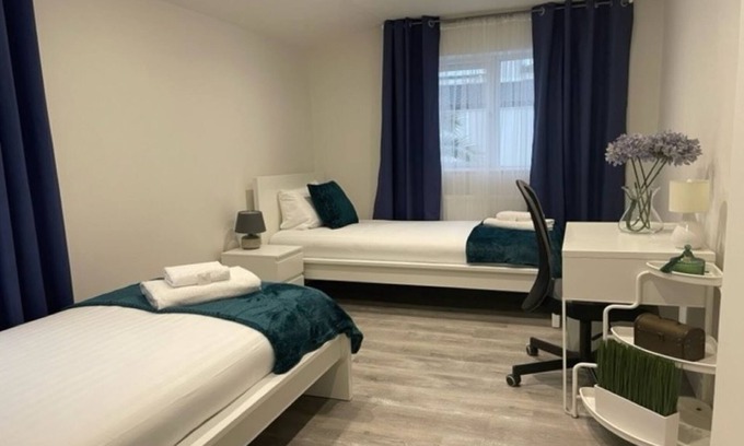 Newham Apartment | Beautiful second floor apartment in East London close to Docklands and the City