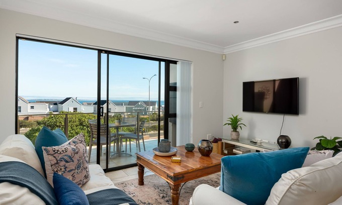 Big Bay Apartment | Beautiful Secure Apartment With Spectacular Views