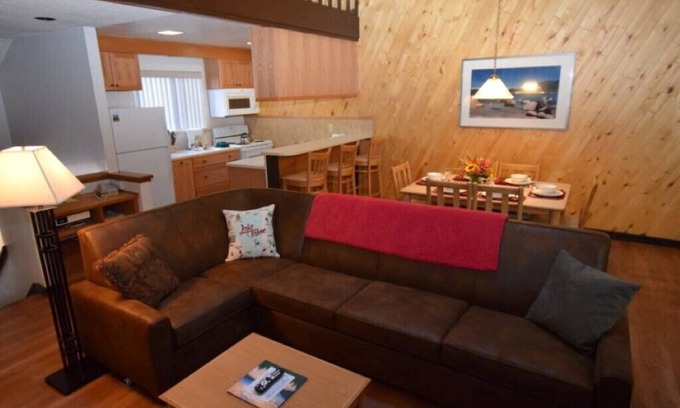 Incline Village Condo | Beautiful Sleep 6 condominium at CLUB TAHOE, in Incline Village Nevada.
