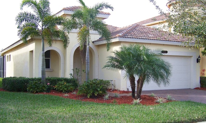 Estero Villa | Beautiful South Facing Villa on Lake