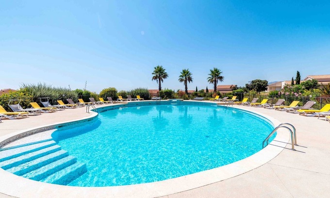 Signes Apartment | Beautiful spacious apartment Domaine de Manon Signes