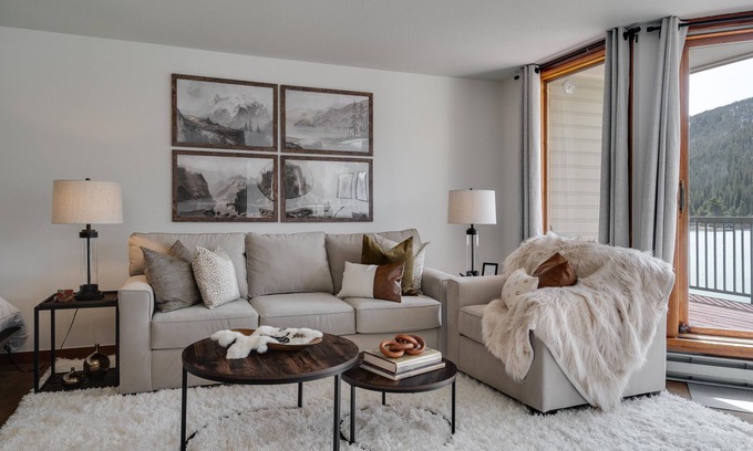 Lakeside Village Condo | Beautiful studio with a hot tub onsite & shuttle