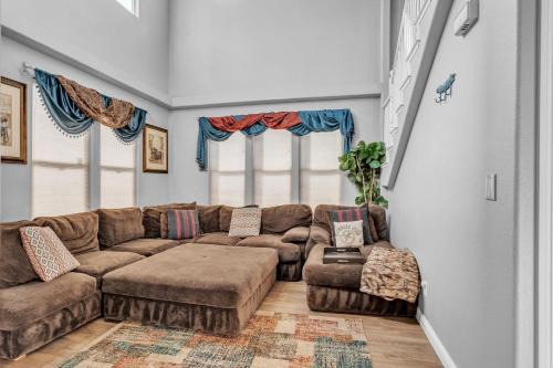 West University House | Beautiful Sunsets at 3BR Villa in Reno