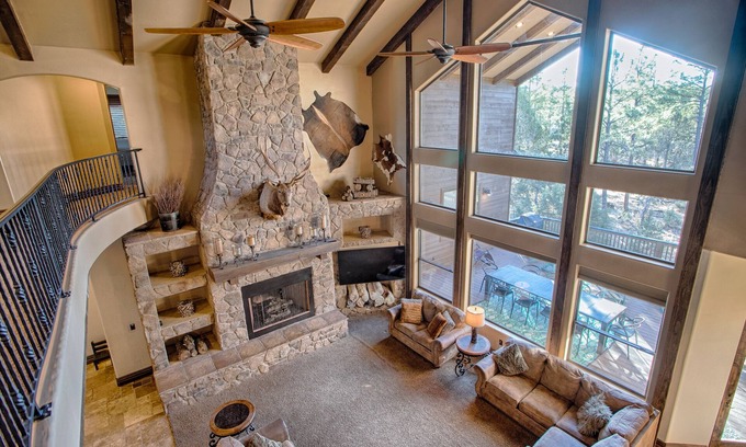 Show Low House | Beautiful Torreon Cabin Retreat in the Pines -20+
