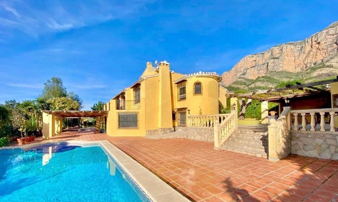 Montgo de Toscamar Villa | Beautiful, traditionally styled Spanish Villa