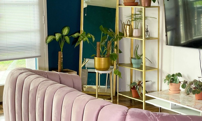 Beverly Grove House | Beautiful Trendy large One Bedroom close to The Grove